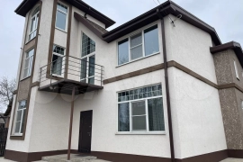 Дом 230 м² на участке 6 сот.